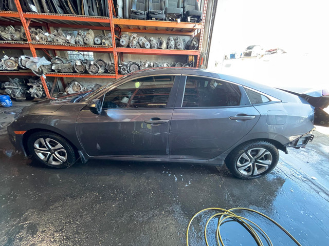 2016 Honda Civic for PARTS ONLY in Auto Body Parts in Calgary - Image 2