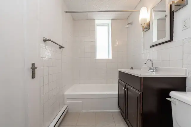 Renovated two bedroom, St. Clair and Yonge - ID 1266 in Long Term Rentals in City of Toronto - Image 11