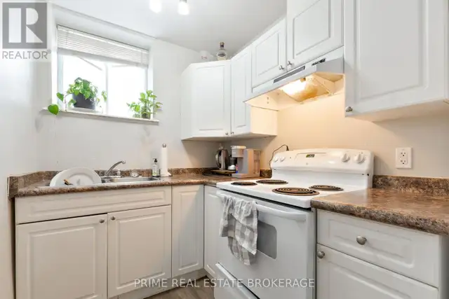 142 JOHN STREET London East (East F), Ontario in Houses for Sale in London - Image 19