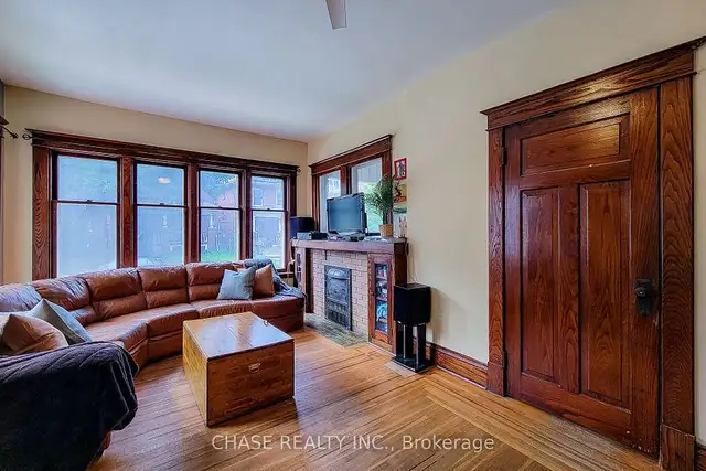 Spacious 2.5-Story Home! in Houses for Sale in Hamilton - Image 9