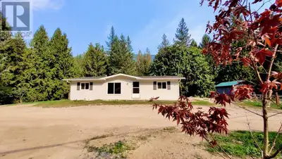 Are you looking for a MEGA SHOP to go with your home? Located just outside of Castlegar, in the Moun...