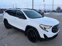 One Owner, AWD, SLE Pro Grade Pkg, Elevation Edition, Sunroof, Navigation, 19" Gloss Black Alum Whee... (image 4)