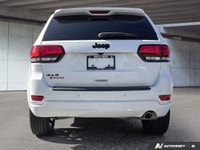 Command the road and your style with this sophisticated 2022 Jeep Grand Cherokee WK Altitude, a trul... (image 5)