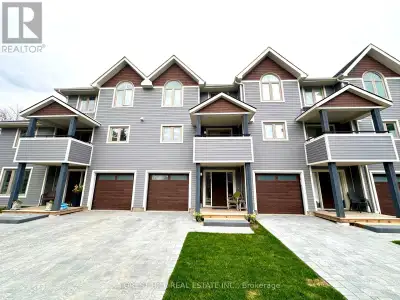 Welcome to life by the water in the sought-after Dockside community on the shores of Georgian Bay. T...