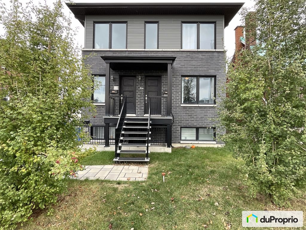 $1,100,000 - Triplex for sale in La Prairie — photo 2