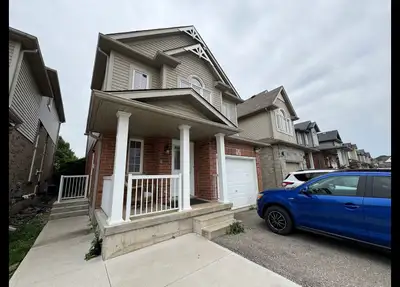 Newly Renovated 1 Bedroom Apartment In Desirable Huron South!