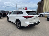-Regina Honda Recent Arrival! 2021 Toyota Highlander Hybrid XLE 107 point inspected, Fully detailed,... (image 2)