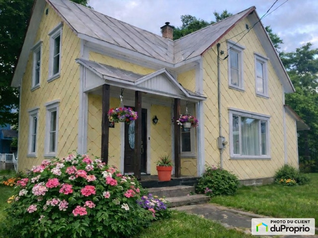 $299,000 - 2 Storey for sale in St-Isidore — photo 1
