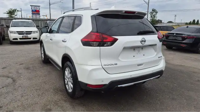 2017 Nissan Rogue SV, AWD, ONLY 36,000KMS, LOADED, LOW KMS, CERT in Cars & Trucks in London - Image 4