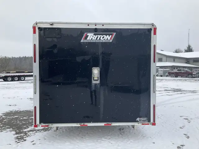 2019 Triton Trailers 8.5x22 + V-Nose All Aluminum Snowmobile Tra in Cargo & Utility Trailers in Oakville / Halton Region - Image 8