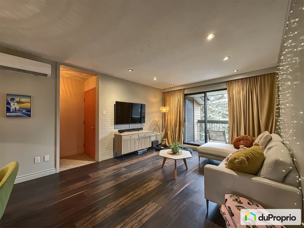 $254,900 - Condominium for sale in Granby — photo 1