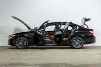 *English below* *Français:* Cette BMW 330e xDrive 2022 affichant 46 615 km, provenant d'un seul prop... (image 4)