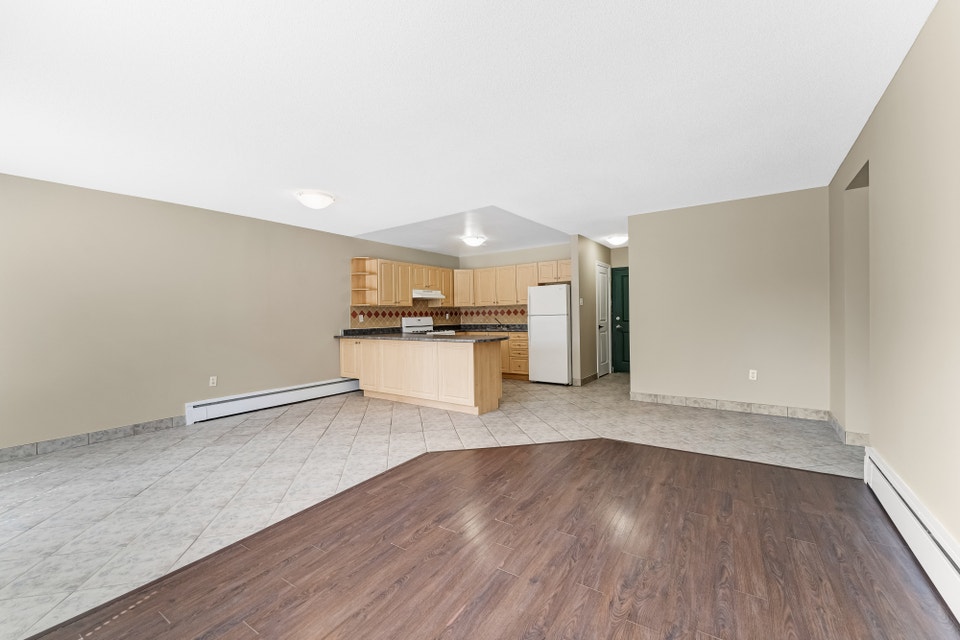 Baseline Court - 2 Bedroom Deluxe for Rent in Ottawa 3