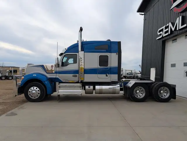2021 KENWORTH W990 in Heavy Trucks in Saskatoon - Image 10