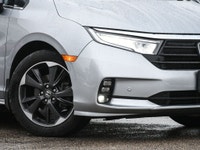 **MARKET VALUE PRICING**, 11 Speakers, 4-Wheel Disc Brakes, ABS brakes, Air Conditioning, Anti-whipl... (image 6)