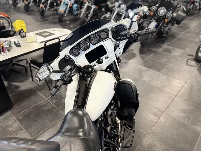 2020 Harley-Davidson CVO Limited in Street, Cruisers & Choppers in Sudbury - Image 10