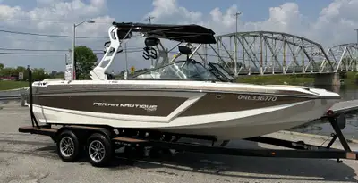 Wake Surf, Wake Board, Water Ski with Nautiques crossover model. 22 feet long,100 Beam. Dry weight 4...
