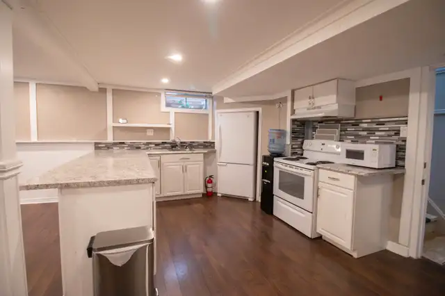 **ALL INCLUSIVE** BEAUTIFUL 1 BEDROOM UNIT IN THE NORTH END!! in Long Term Rentals in St. Catharines - Image 7