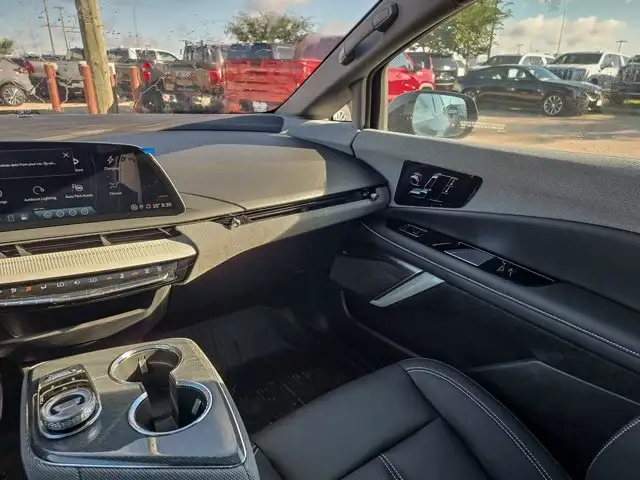 2027 Cadillac OPTIQ Sport in Cars & Trucks in Winnipeg - Image 12