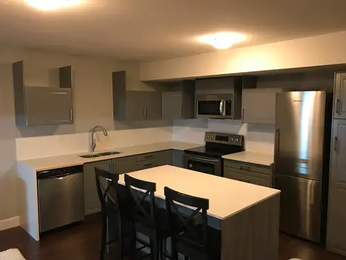 Rare find a luxury 1 BR and 1 bathroom available for rent. This goes quickly! 6 appliances included...