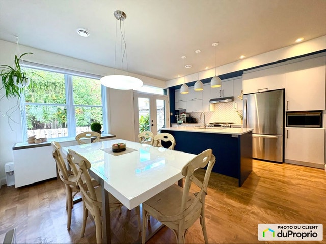 $744,900 - Townhouse for sale in Longueuil (Vieux-Longueuil) — photo 2