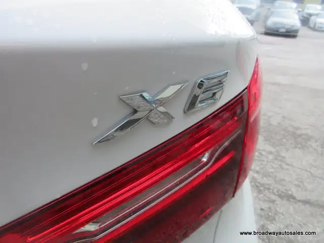 2016 BMW X6 LOADED ALL-WHEEL-DRIVE 5 PASSENGER 3.0L - V6.. NAVIG in Cars & Trucks in Markham / York Region - Image 19