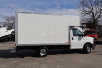 2026 GMC Savana Cargo CAMION NEUF / 11 KM / 6.6 LITRES 8 CYLINDRES / 2026 GMC SAVANA 3500 CUBE 12 PI... (image 4)