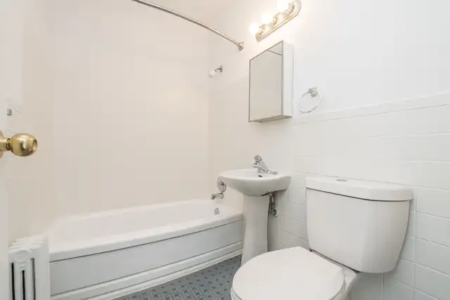 Three bedroom, Keele and Wilson - ID 2404 in Long Term Rentals in City of Toronto - Image 10