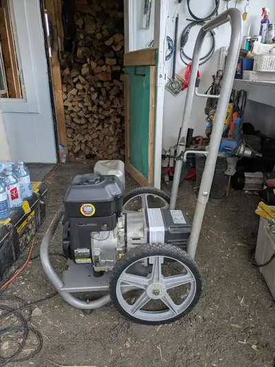 La génératrice va super bien, elle démarre toujours facilement du premier coup et roule doux, Elle a...