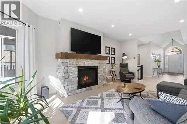 51 AUTUMN RIDGE Trail Kitchener, Ontario in Houses for Sale in Kitchener / Waterloo - Image 8
