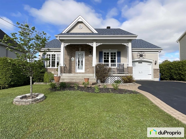 $665,000 - Bungalow for sale in Prevost — photo 1