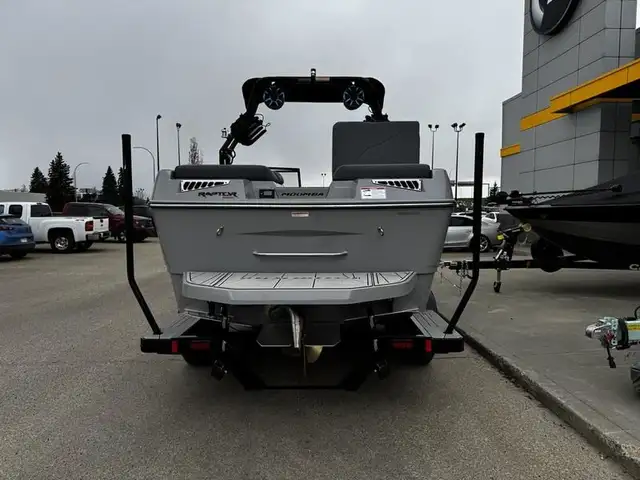 2025 Moomba Mojo in Powerboats & Motorboats in Edmonton - Image 15