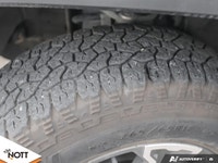 Key Features: Heated and ventilated front leather seats, dual-climate zone control, heated steering... (image 6)