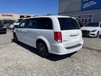 13,470 $ plus HST and licensing plus 599 safety fee ONE OWNER Alloy Wheels 26 Service Records Fronte... (image 5)