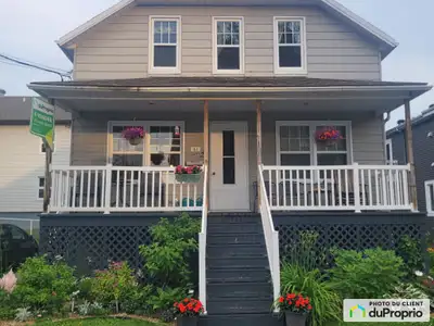 A vendre, Triplex à Amqui (3 logements déjà loués, non chauffés, non éclairés avec 3 compteurs élect...