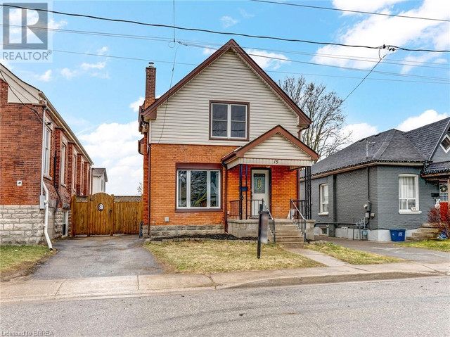 15 EDWARD Street Brantford, Ontario in Houses for Sale in Brantford