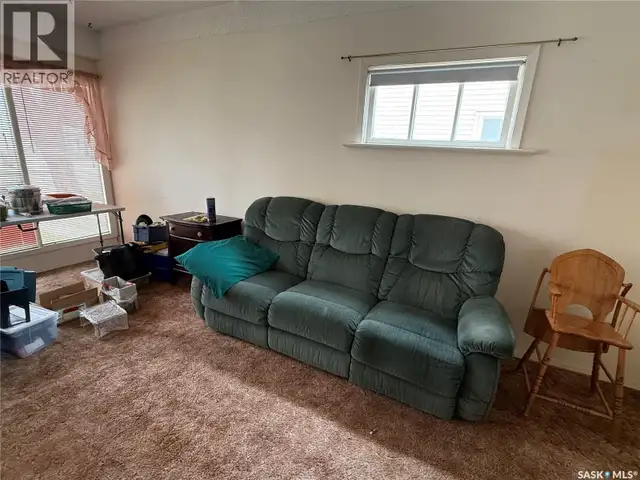 439 Assiniboia STREET Weyburn, Saskatchewan in Houses for Sale in Regina - Image 4