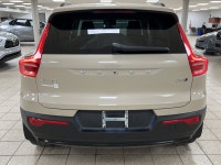 Tired of SUVs that promise modern tech but still have you fumbling with your phone at every red ligh... (image 4)