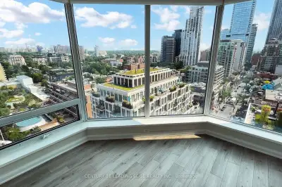 Price: $665,000 / $2,523/mo Welcome to the gorgeous Yorkville Plaza Residences! This elegant and wel...