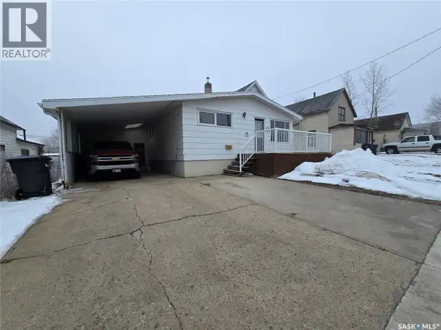 223 MERGENS STREET Weyburn, Saskatchewan in Houses for Sale in Regina - Image 3