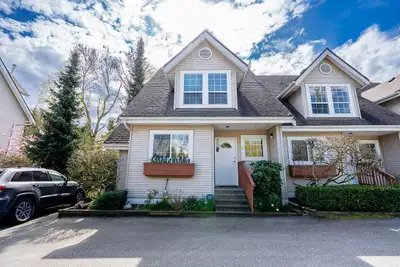 Rare End-Unit Townhome with Private Yard! This beautifully updated 2-storey end unit features a larg...