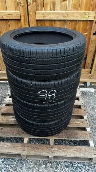 235/45R18 MICHELIN PRIMACY MXM4 all season tires… set of four, in good condition… 7/32 tread life le...