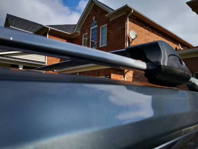 2003-2013 Toyota Highlander Crossbars Roof Rack in Other Parts & Accessories in Markham / York Region
