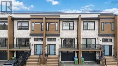 Welcome to 12 Trekker Drive, an exceptional townhouse in the highly sought-after Parks of West Bedfo...