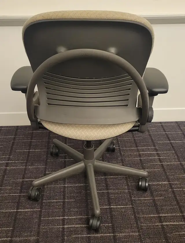Steelcase Leap V1 Chair-Excellent Condition-Call us now!62863274880129123