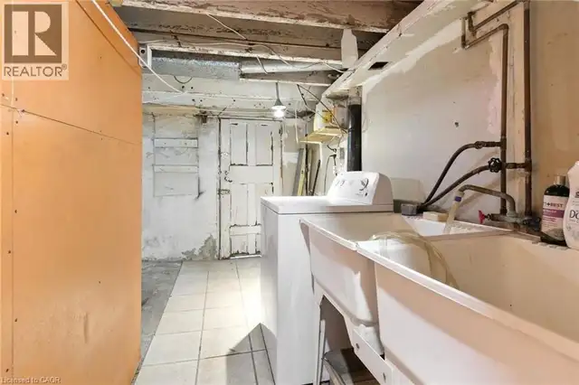 44 HOLTON Avenue N Hamilton, Ontario in Houses for Sale in Hamilton - Image 28
