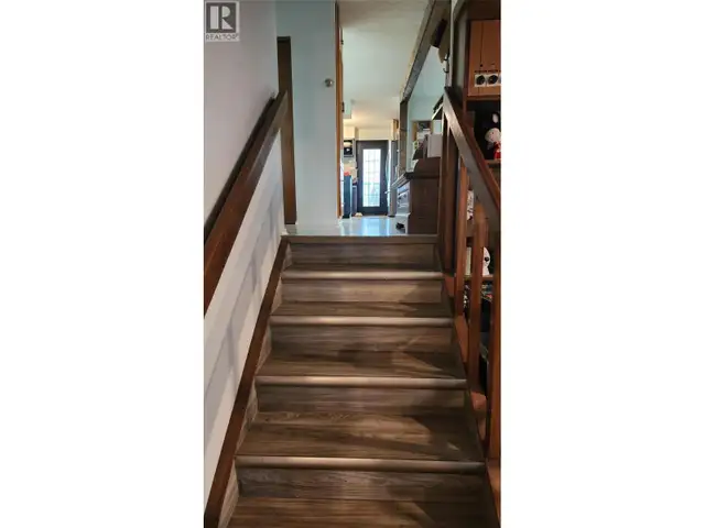 200 5TH  NW Street Nakusp, British Columbia in Houses for Sale in Nelson - Image 9