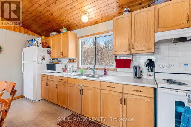14 LOWER LAKE LANE Frontenac (Frontenac South), Ontario in Houses for Sale in Kingston - Image 8