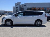 This Chrysler Pacifica has a dependable Regular Unleaded V-6 3.6 L/220 engine powering this Automati... (image 4)