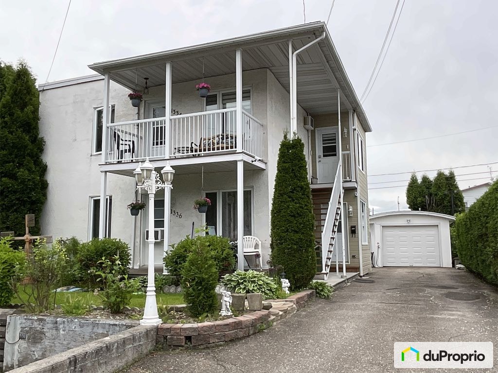 $398,000 - Duplex for sale in Chicoutimi (Chicoutimi) — photo 1